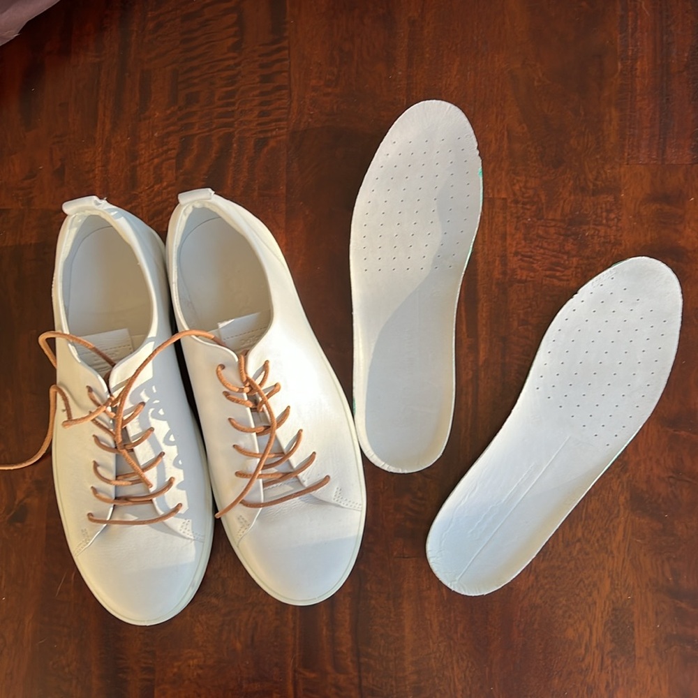 Men’s Ecco 8 US 42 EU white off-white shoes leather with leather laces